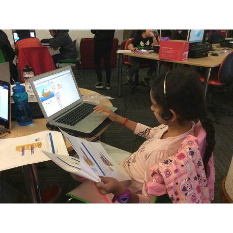 Children create their own stories with Scratch at Redbridge Central Library, UK. Credit: Vision Redbridge Culture & Leisure, UK